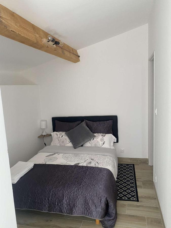 Bel Appartement Au Coeur Du Village De Sartene ภายนอก รูปภาพ